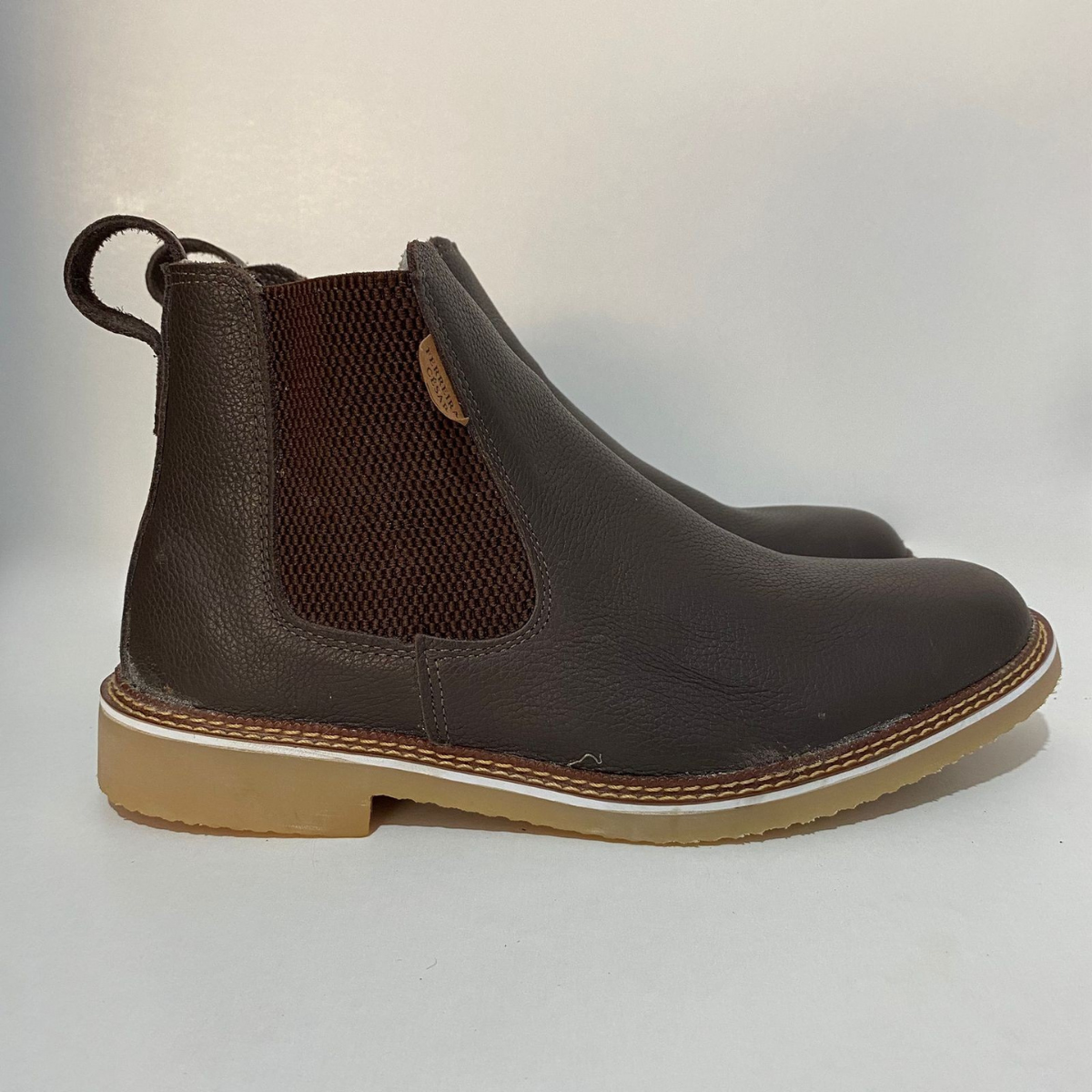 A Botina Perfeita: Chelsea em Couro Legítimo com Solado Costurado - Imagem 3