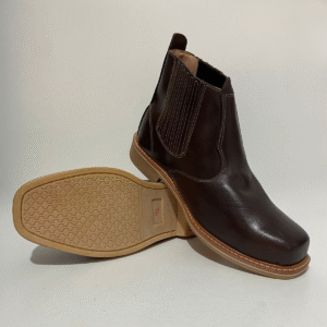 Botina Masculina Tradicional em Couro Latego com Elástico e Solado de Látex